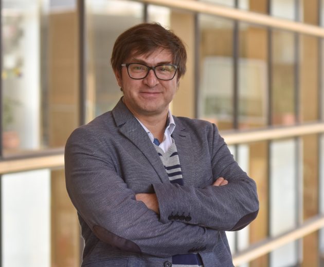 Alejandro Carrasco, académico y decano de la Facultad de Educación UC
