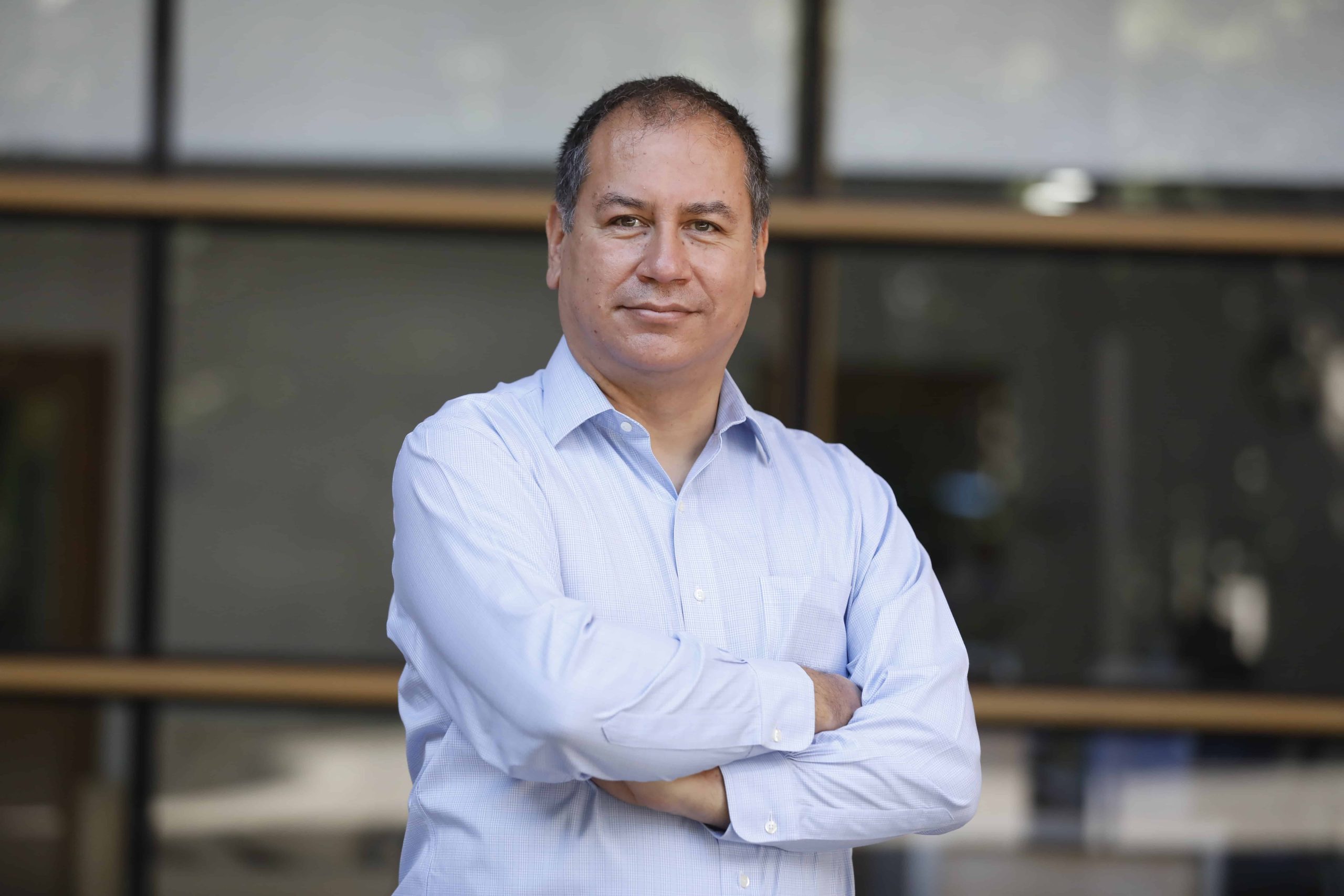 Carlos González Profesor asociado