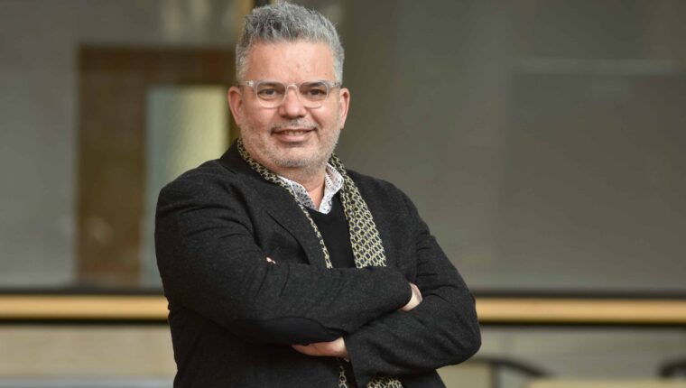 Ernesto Treviño, Profesor asociado UC