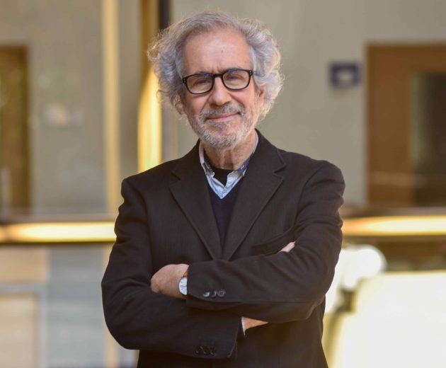 Luis Flores Profesor Titular
