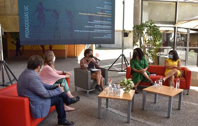 Académicas comparten ante el público algunas experiencias