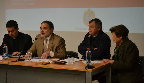 Académicos dialogaron sobre identidad del educador UC a la luz de Ex Corde Ecclesiae
